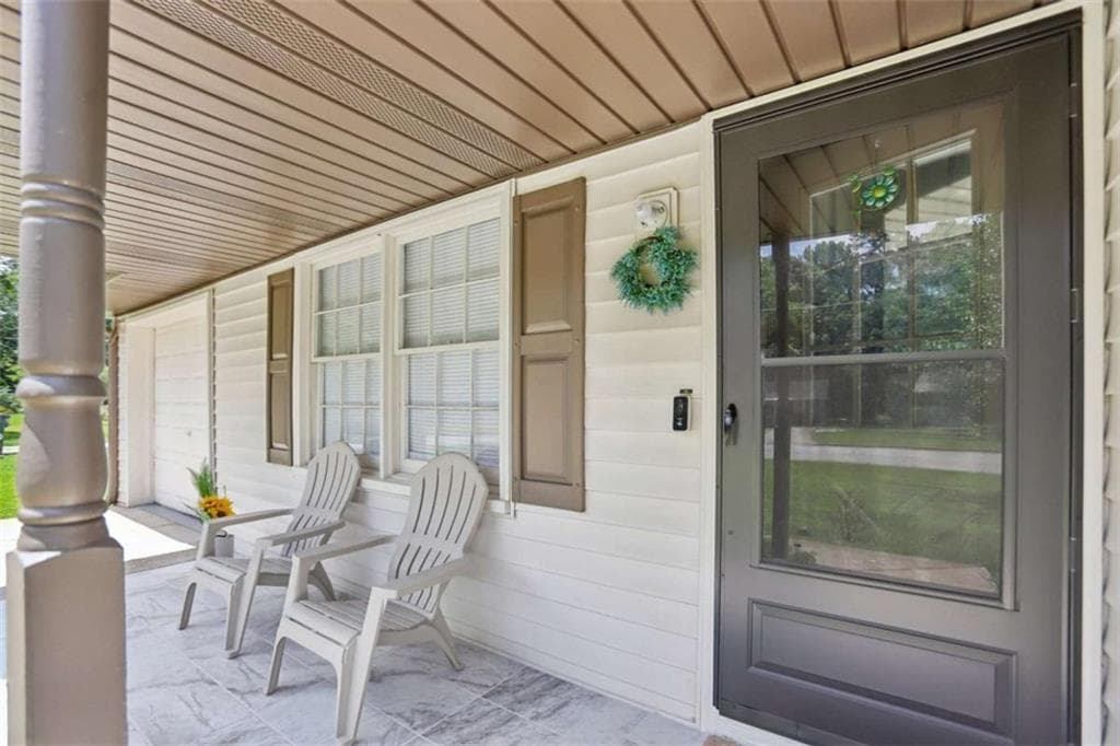 3 bedroom, 2 bathroom, 1,288 sq ft single family residence for sale at 2458 Nugget Drive, Conyers, GA 30094 — photo 3