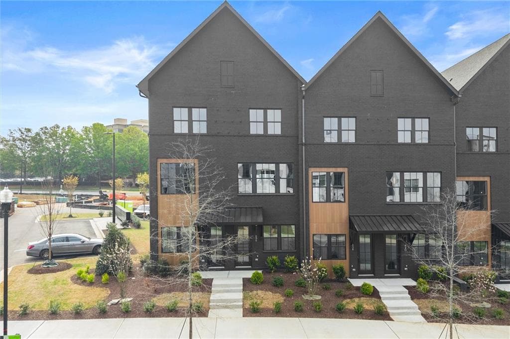 2 bedroom, 4 bathroom, 1,644 sq ft townhouse for sale at 636 Soul Alley 108, Alpharetta, GA 30009 — photo 2