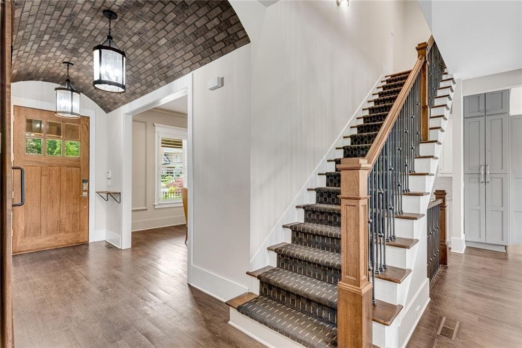 7 bedroom, 8 bathroom, 7,343 sq ft single family residence for sale at 212 Fernwood Place, Woodstock, GA 30188 — photo 7