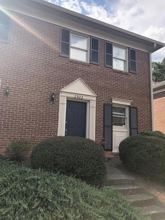 2 bedroom, 3 bathroom, 1,260 sq ft townhouse for rent at 2922 Webb Bridge Road, Alpharetta, GA 30009 for $1,875 a month — photo 1 of 9