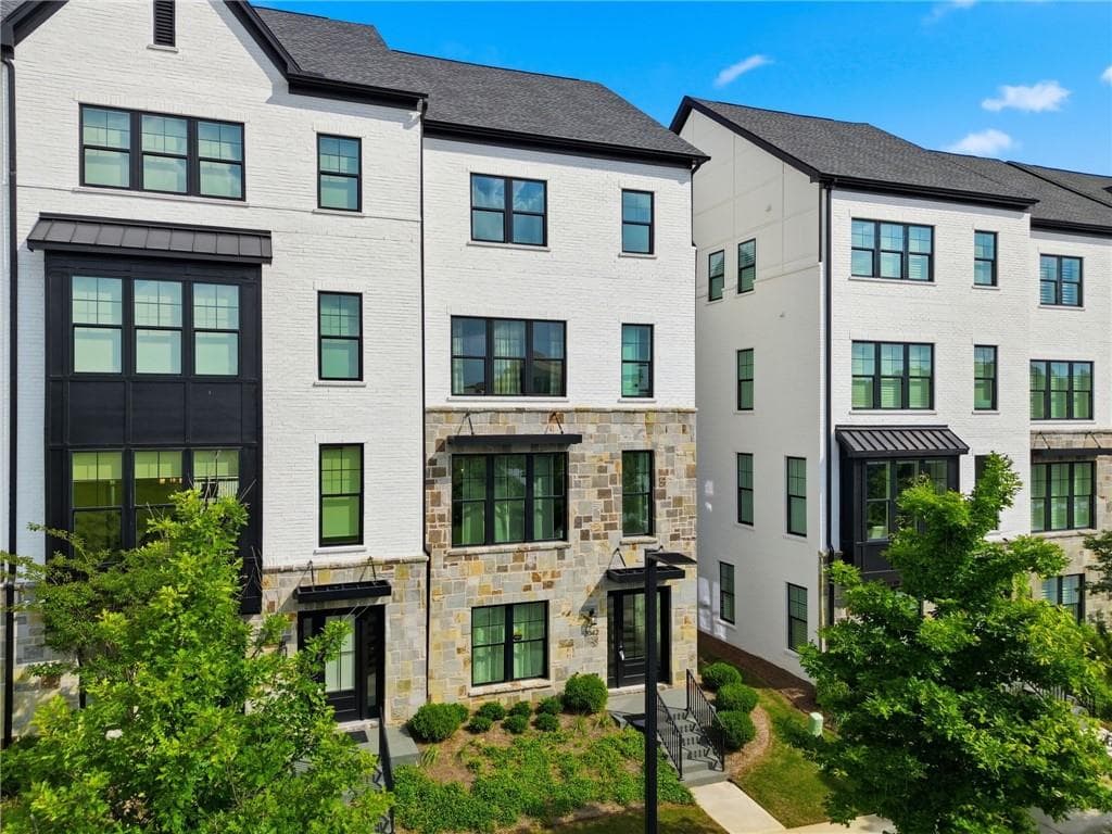 3 bedroom, 5 bathroom, 3,553 sq ft townhouse for rent at 2042 Juliette Avenue, Alpharetta, GA 30009 for $5,650 a month — photo 3