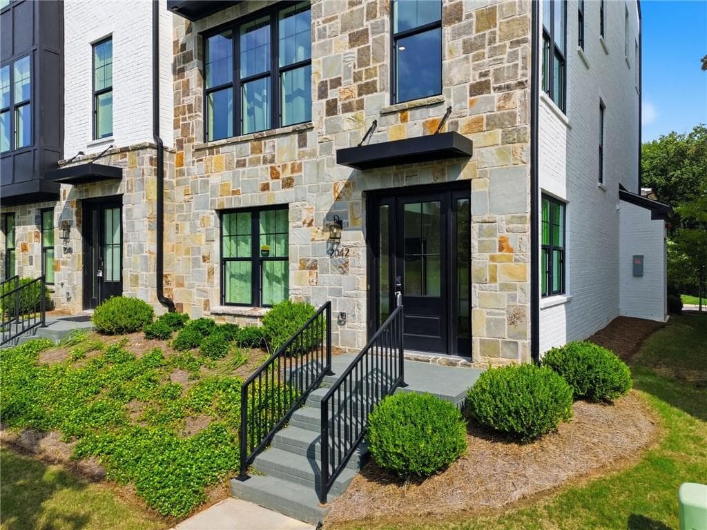 3 bedroom, 5 bathroom, 3,553 sq ft townhouse for rent at 2042 Juliette Avenue, Alpharetta, GA 30009 for $5,650 a month — photo 4