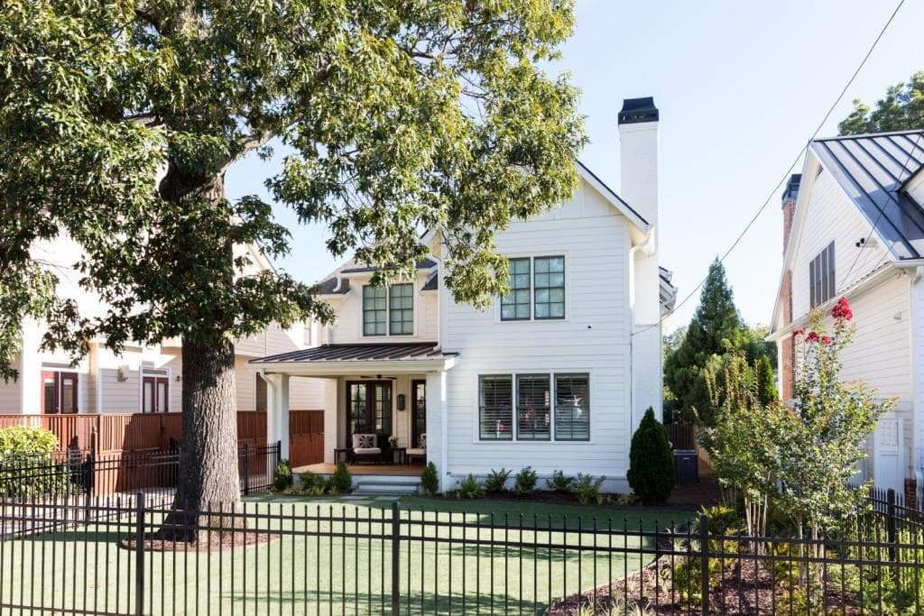 4 bedroom, 4 bathroom, 3,248 sq ft single family residence for sale at 1555 Walker Avenue, Atlanta, GA 30337 — photo 2
