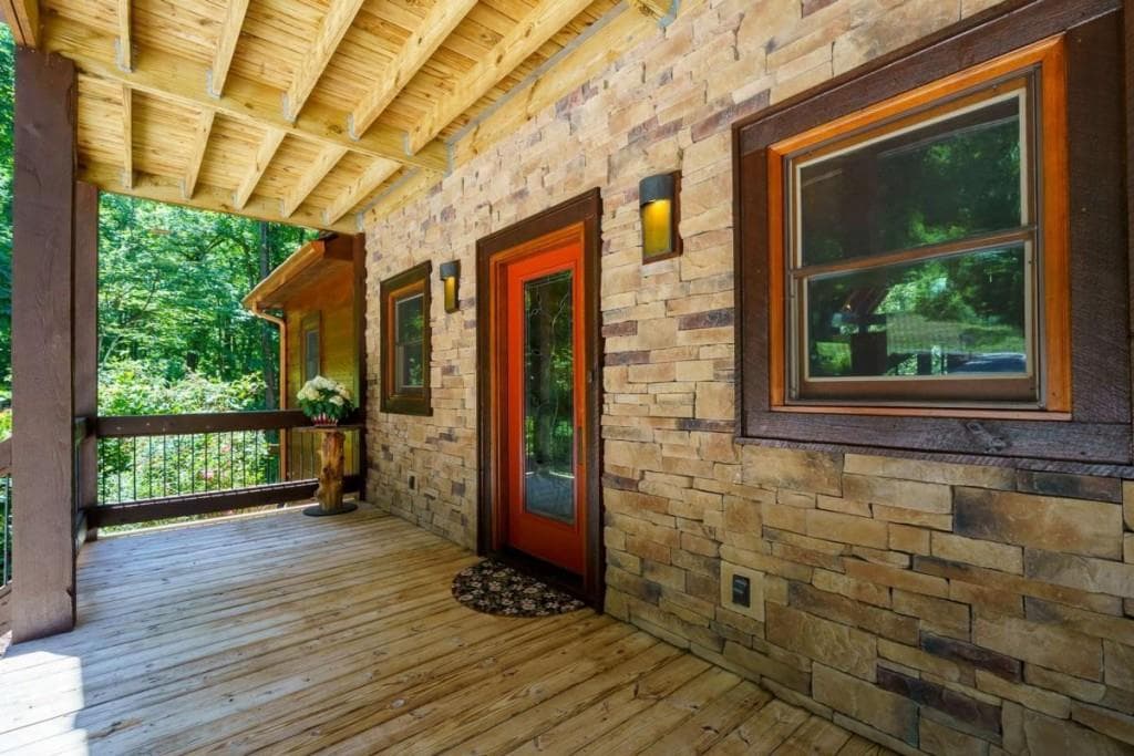 4 bedroom, 6 bathroom, 4,816 sq ft single family residence for sale at 1252 Mountainside Parkway, Ellijay, GA 30536 — photo 6