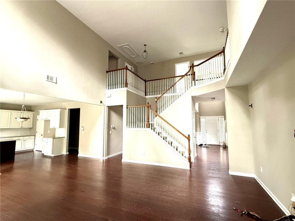 5 bedroom, 3 bathroom single family residence for rent at 10570 Haynes Valley Court, Alpharetta, GA 30022 for $3,650 a month — photo 4