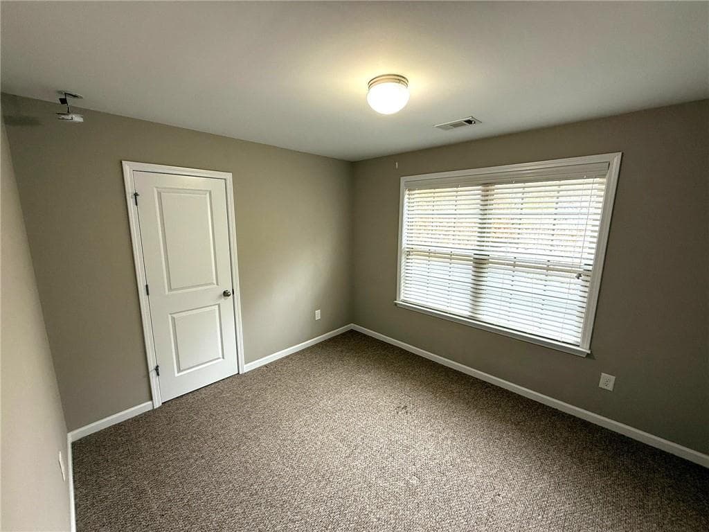 5 bedroom, 3 bathroom single family residence for rent at 10570 Haynes Valley Court, Alpharetta, GA 30022 for $3,650 a month — photo 10