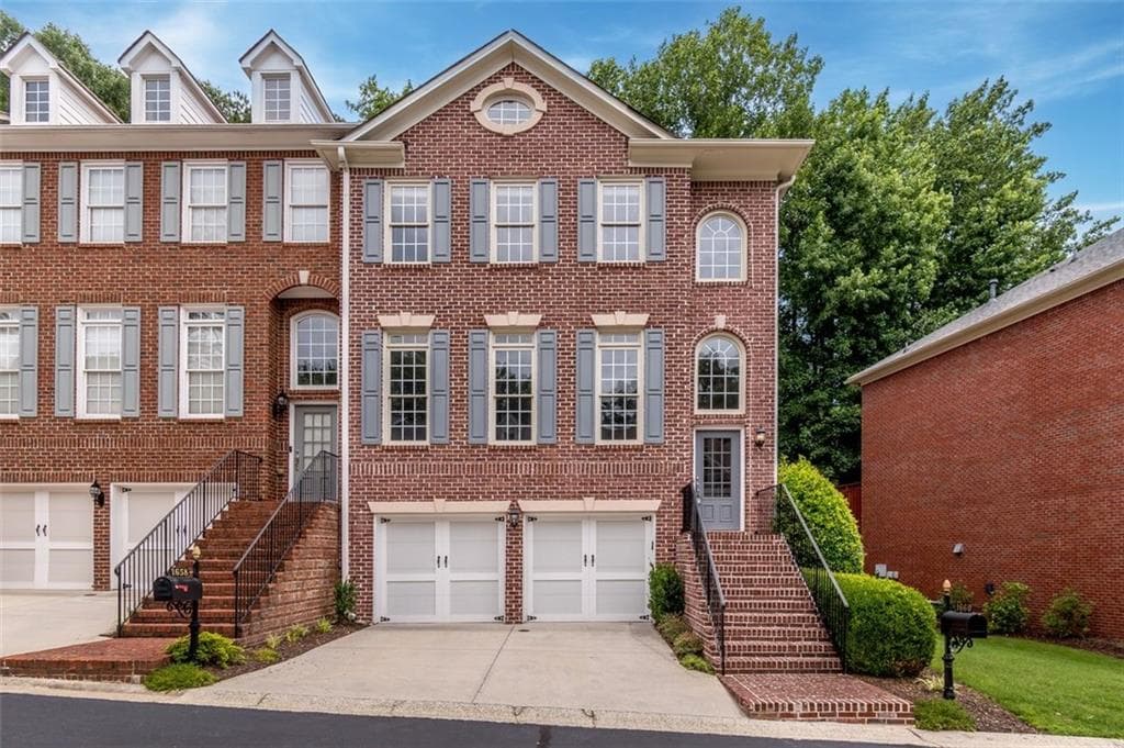 3 bedroom, 4 bathroom, 2,725 sq ft townhouse sold at 1660 Emory Place Drive, Atlanta, GA 30329