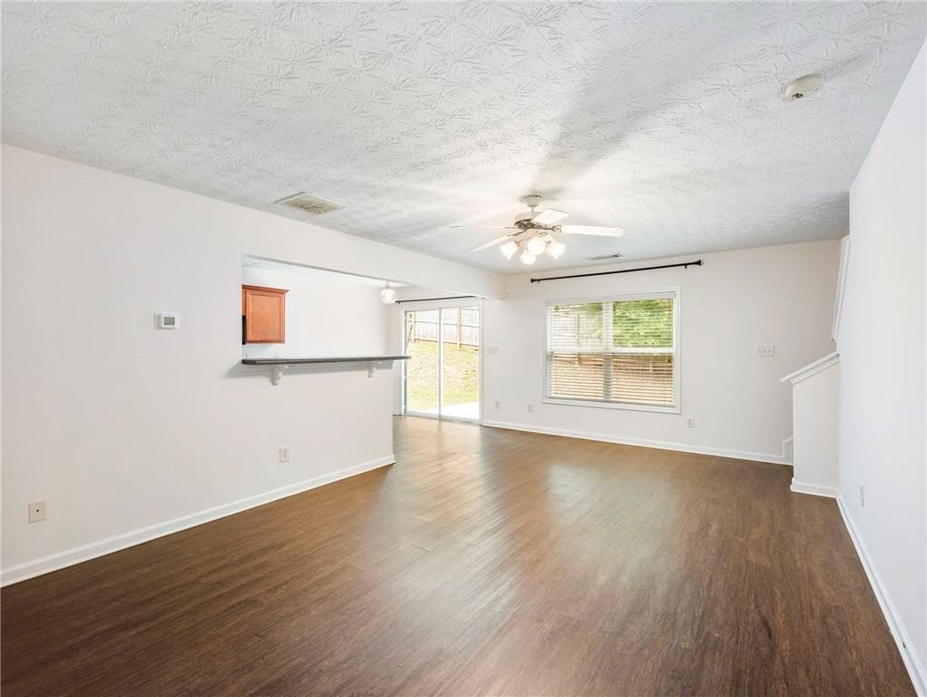 3 bedroom, 3 bathroom, 1,508 sq ft single family residence for sale at 561 Double Creek Drive, Lawrenceville, GA 30045 — photo 3
