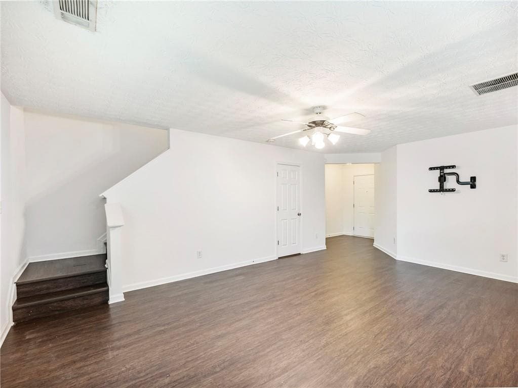 3 bedroom, 3 bathroom, 1,508 sq ft single family residence for sale at 561 Double Creek Drive, Lawrenceville, GA 30045 — photo 6