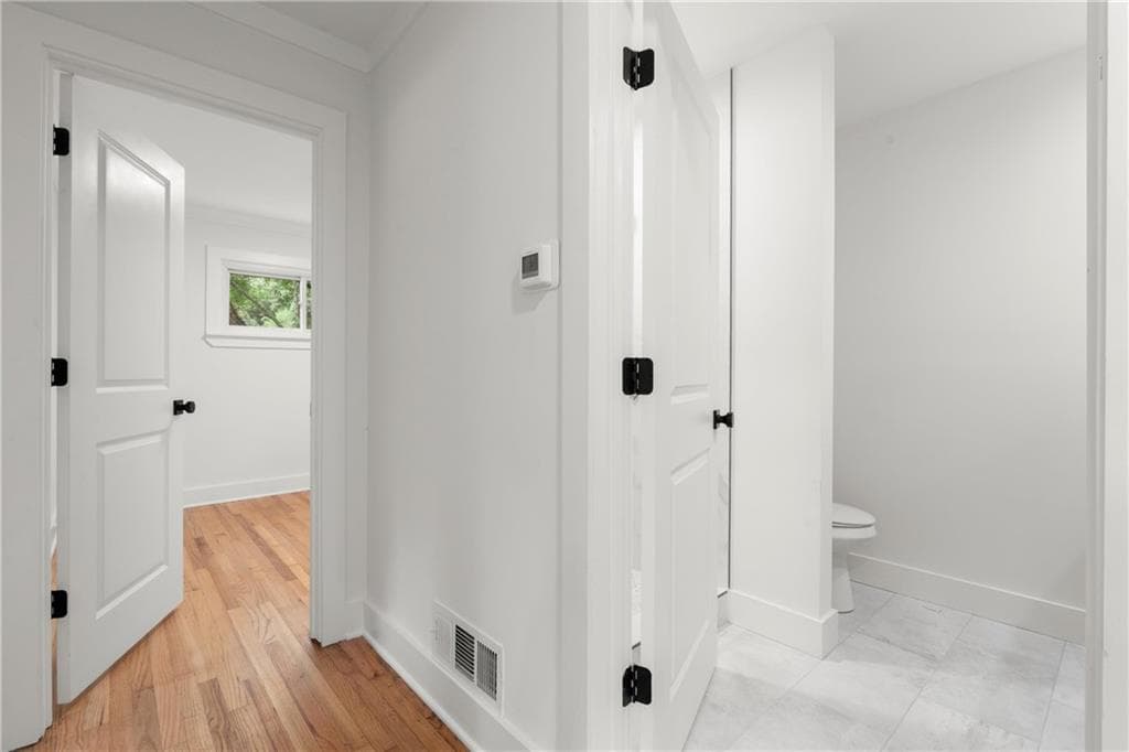 3 bedroom, 1 bathroom, 1,300 sq ft single family residence under contract at 2324 Elmwood Circle, Atlanta, GA 30339 — photo 9