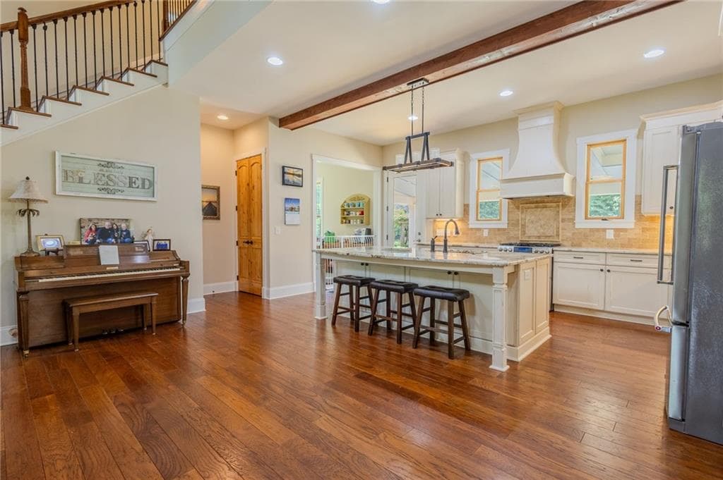 5 bedroom, 4 bathroom, 4,450 sq ft single family residence for sale at 281 Chilhoe Drive, Canton, GA 30115 — photo 9