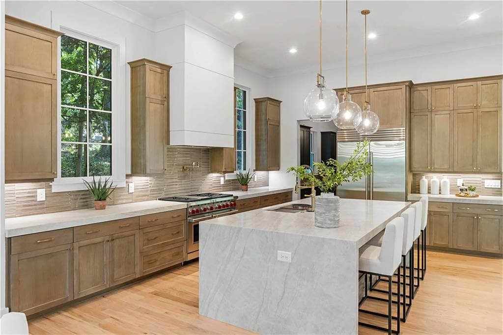 5 bedroom, 6 bathroom, 5,855 sq ft single family residence for sale at 3770 Clubland Trail, Marietta, GA 30068 — photo 5