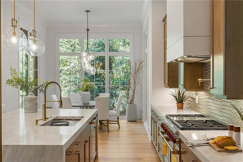 5 bedroom, 6 bathroom, 5,855 sq ft single family residence for sale at 3770 Clubland Trail, Marietta, GA 30068 — photo 8