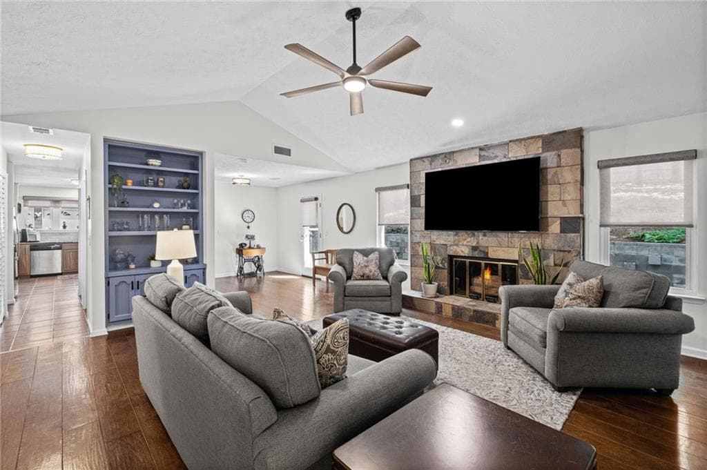 3 bedroom, 2 bathroom, 1,829 sq ft single family residence under contract at 2665 Shadow Pine Drive, Roswell, GA 30076 — photo 7