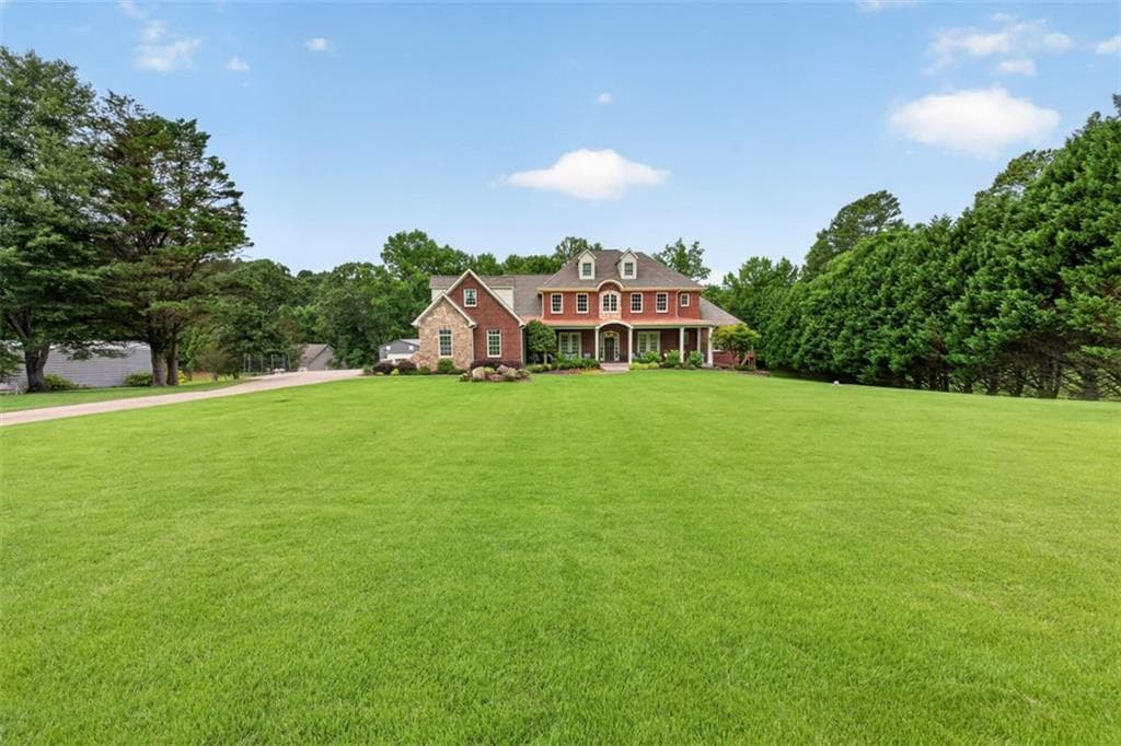 9 bedroom, 7 bathroom, 9,752 sq ft single family residence under contract at 4728 E Reed Road, Gainesville, GA 30507 — photo 5