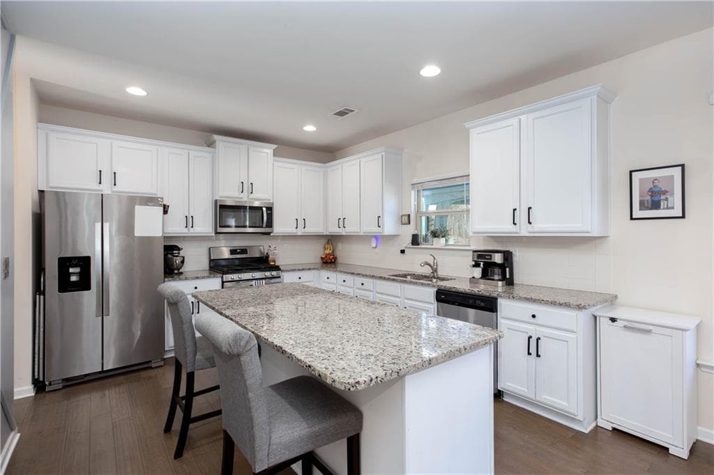 4 bedroom, 3 bathroom, 2,359 sq ft single family residence for rent at 7999 Dawson Lane, Douglasville, GA 30134 for $2,200 a month — photo 10