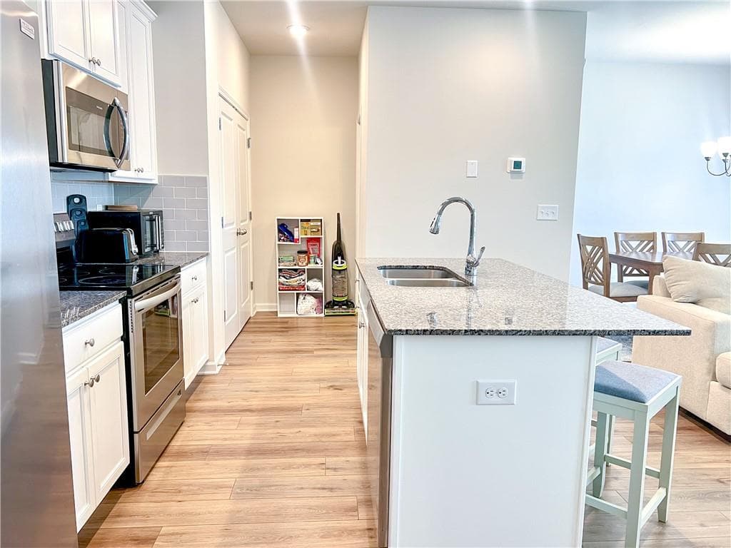 3 bedroom, 3 bathroom, 1,860 sq ft townhouse for rent at 6321 Rosetta Drive, Atlanta, GA 30331 for $2,450 a month — photo 6