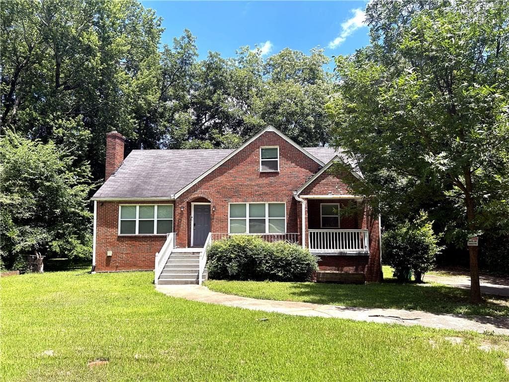 3 bedroom, 2 bathroom, 1,425 sq ft single family residence sold at 1792 Austin Drive, Decatur, GA 30032