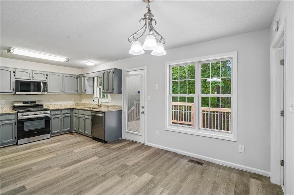 4 bedroom, 2 bathroom, 1,316 sq ft single family residence for sale at 301 Madeline Way, Temple, GA 30179 — photo 7