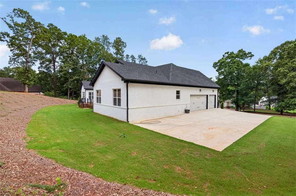 5 bedroom, 5 bathroom, 6,844 sq ft single family residence for sale at 505 Old Collins Road, Hoschton, GA 30548 — photo 3