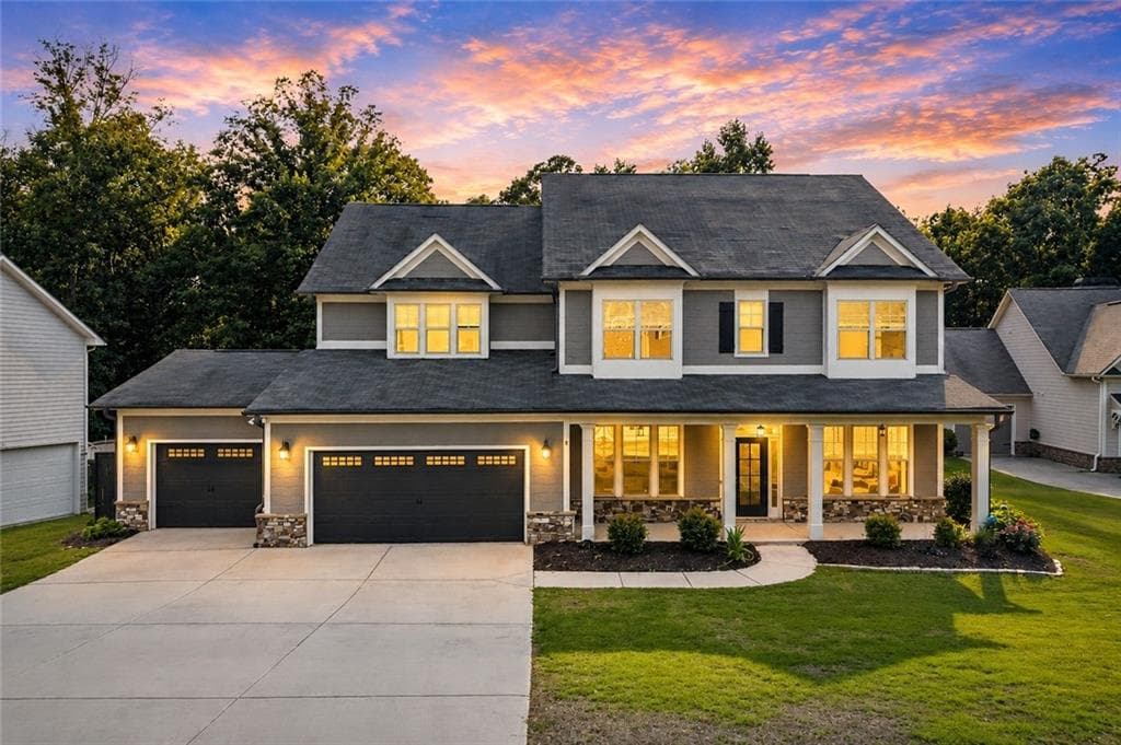 5 bedroom, 4 bathroom, 3,822 sq ft single family residence under contract at 5930 Mount Laurel Walk, Flowery Branch, GA 30542 — photo 2