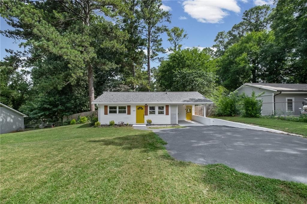 2 bedroom, 1 bathroom, 1,050 sq ft single family residence for sale at 845 Chrysler Avenue, Smyrna, GA 30080 — photo 3