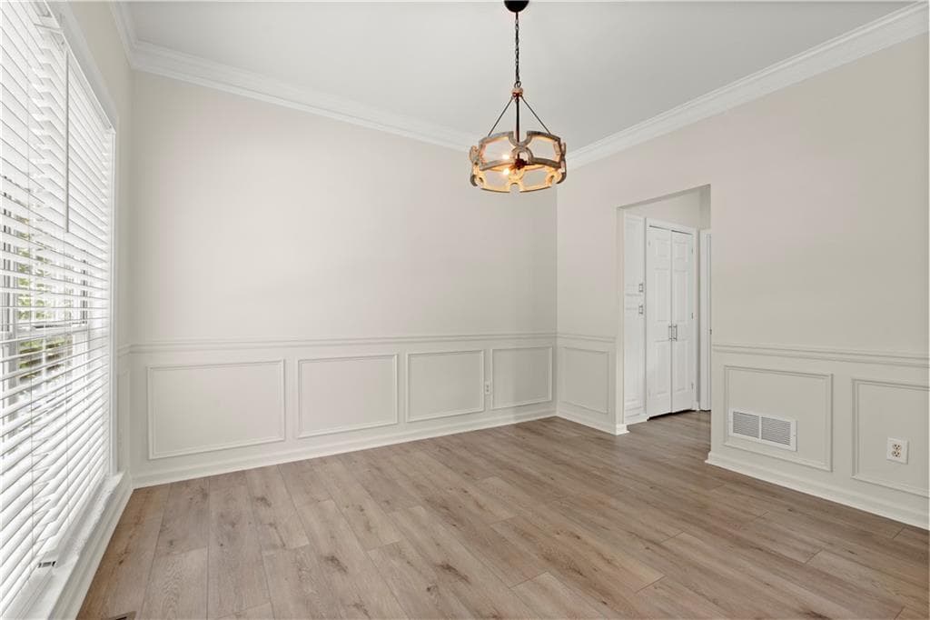 4 bedroom, 4 bathroom, 2,395 sq ft single family residence for sale at 4256 Glenlake Parkway, Kennesaw, GA 30144 — photo 7