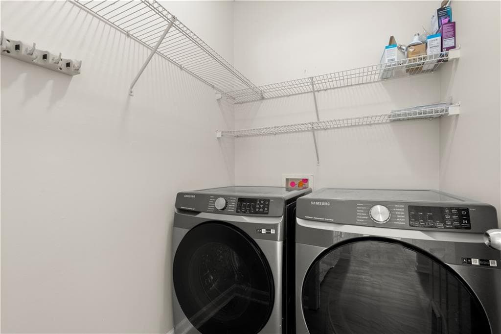 4 bedroom, 4 bathroom, 2,395 sq ft single family residence for sale at 4256 Glenlake Parkway, Kennesaw, GA 30144 — photo 9