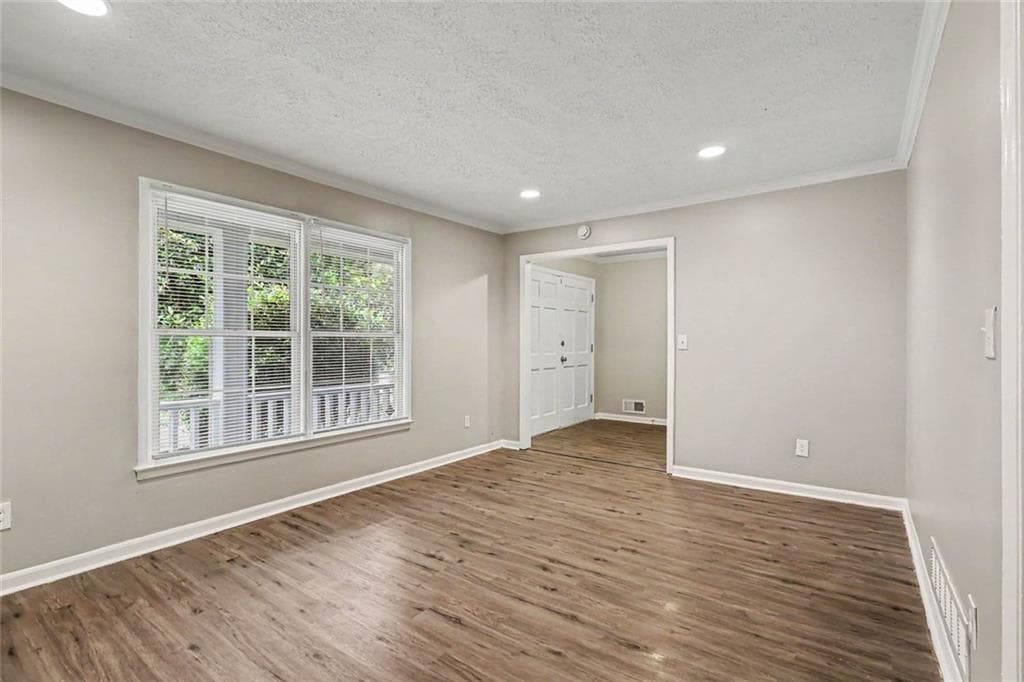 5 bedroom, 3 bathroom, 2,393 sq ft single family residence for sale at 3348 Goldenchain Drive, Lithonia, GA 30038 — photo 6