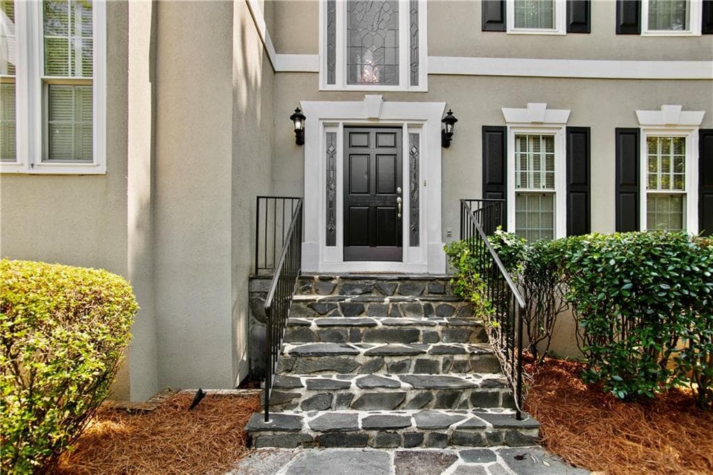 5 bedroom, 4 bathroom, 3,312 sq ft single family residence under contract at 977 Marbury Court, Marietta, GA 30064 — photo 2