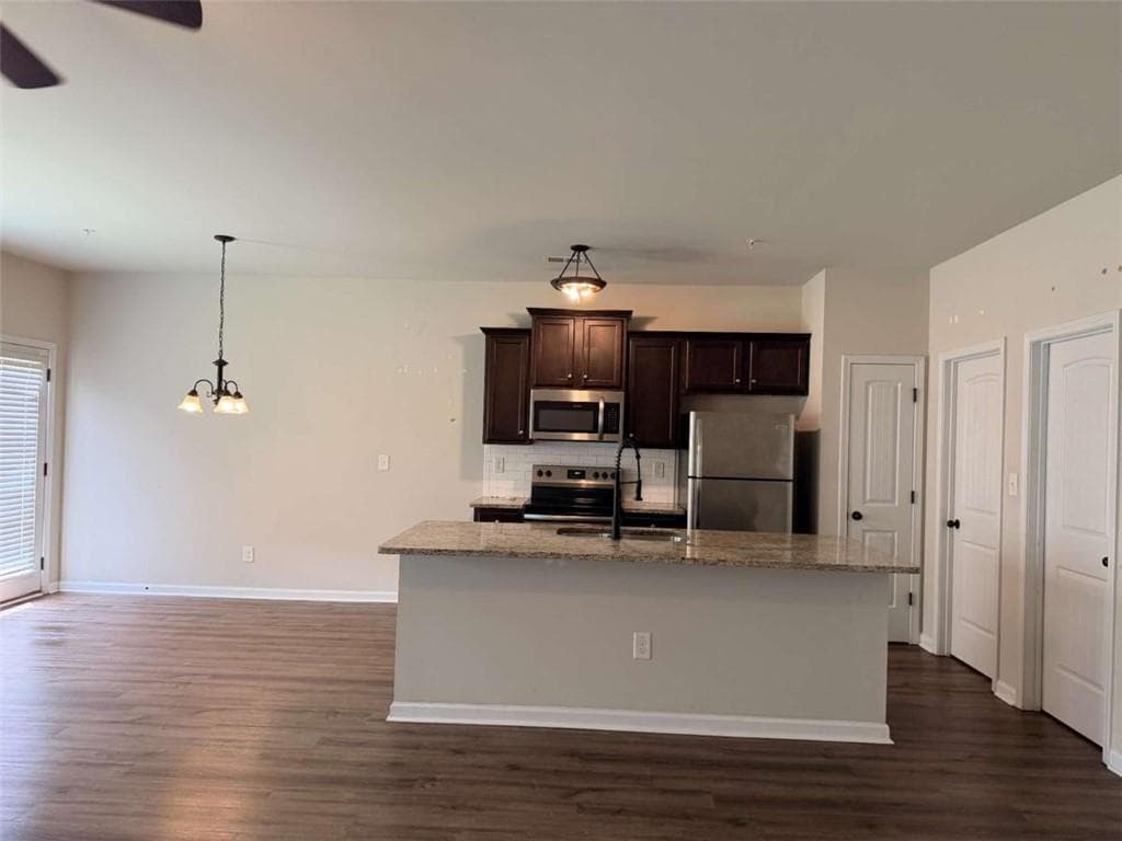 3 bedroom, 3 bathroom, 2,100 sq ft townhouse for sale at 7893 Rock Rose Lane, Fairburn, GA 30213 — photo 2