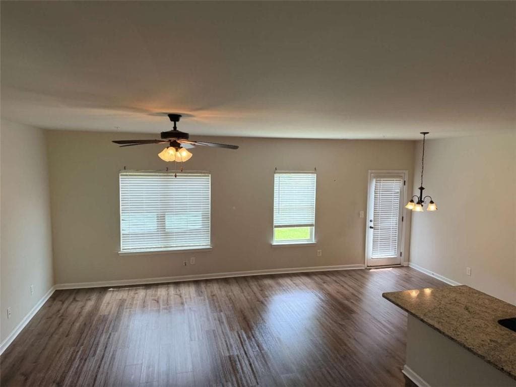 3 bedroom, 3 bathroom, 2,100 sq ft townhouse for sale at 7893 Rock Rose Lane, Fairburn, GA 30213 — photo 4