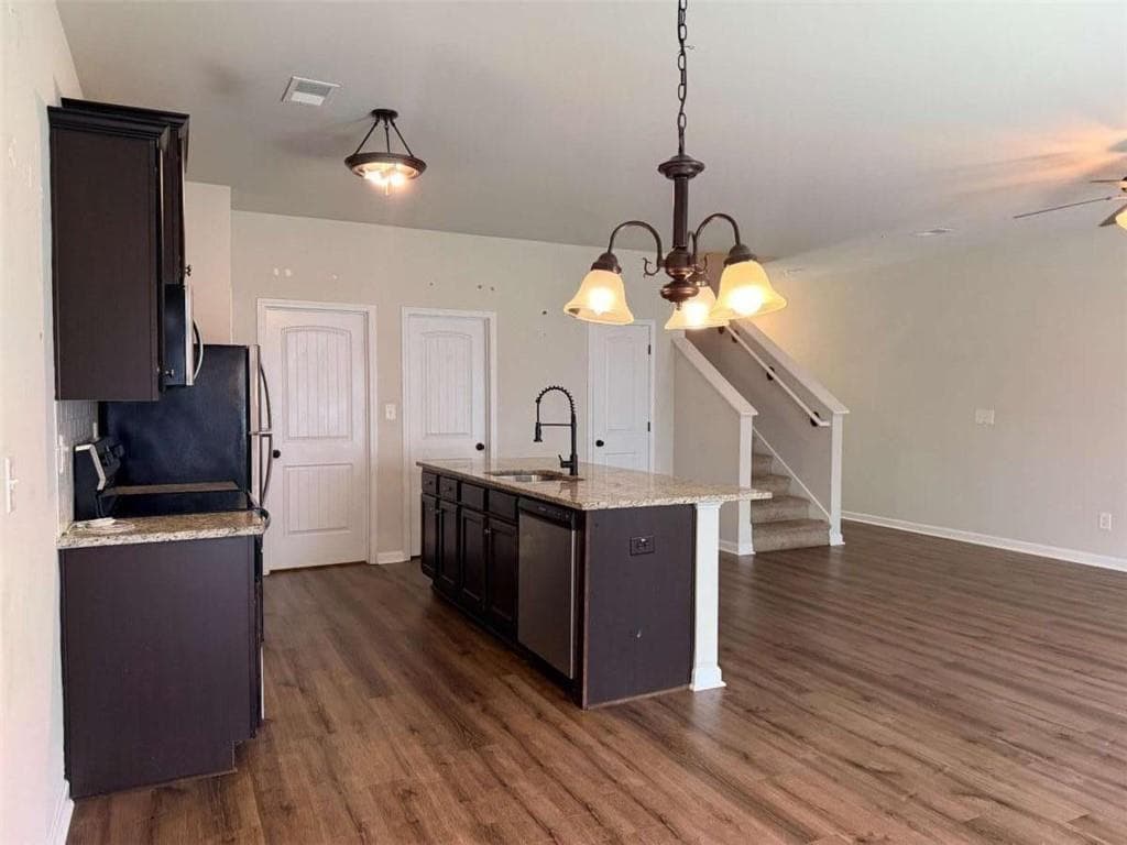 3 bedroom, 3 bathroom, 2,100 sq ft townhouse for sale at 7893 Rock Rose Lane, Fairburn, GA 30213 — photo 6