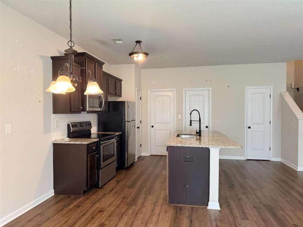 3 bedroom, 3 bathroom, 2,100 sq ft townhouse for sale at 7893 Rock Rose Lane, Fairburn, GA 30213 — photo 7