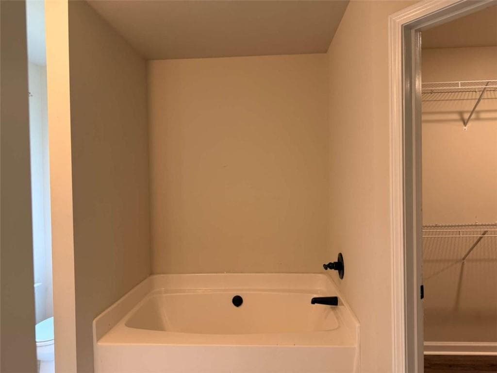 3 bedroom, 3 bathroom, 2,100 sq ft townhouse for sale at 7893 Rock Rose Lane, Fairburn, GA 30213 — photo 9