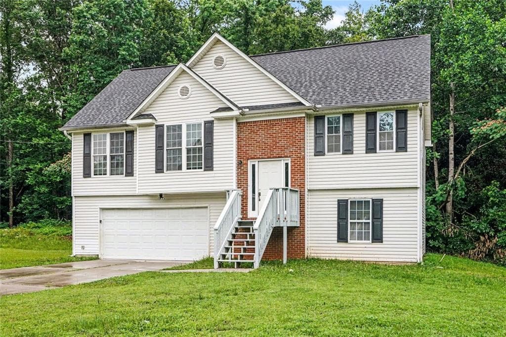 4 bedroom, 3 bathroom, 1,939 sq ft single family residence for sale at 6749 Silver Maple Drive, Rex, GA 30273 — photo 2