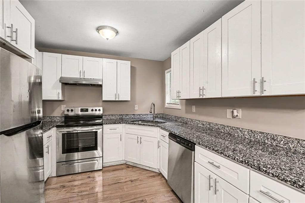 4 bedroom, 3 bathroom, 1,939 sq ft single family residence for sale at 6749 Silver Maple Drive, Rex, GA 30273 — photo 6