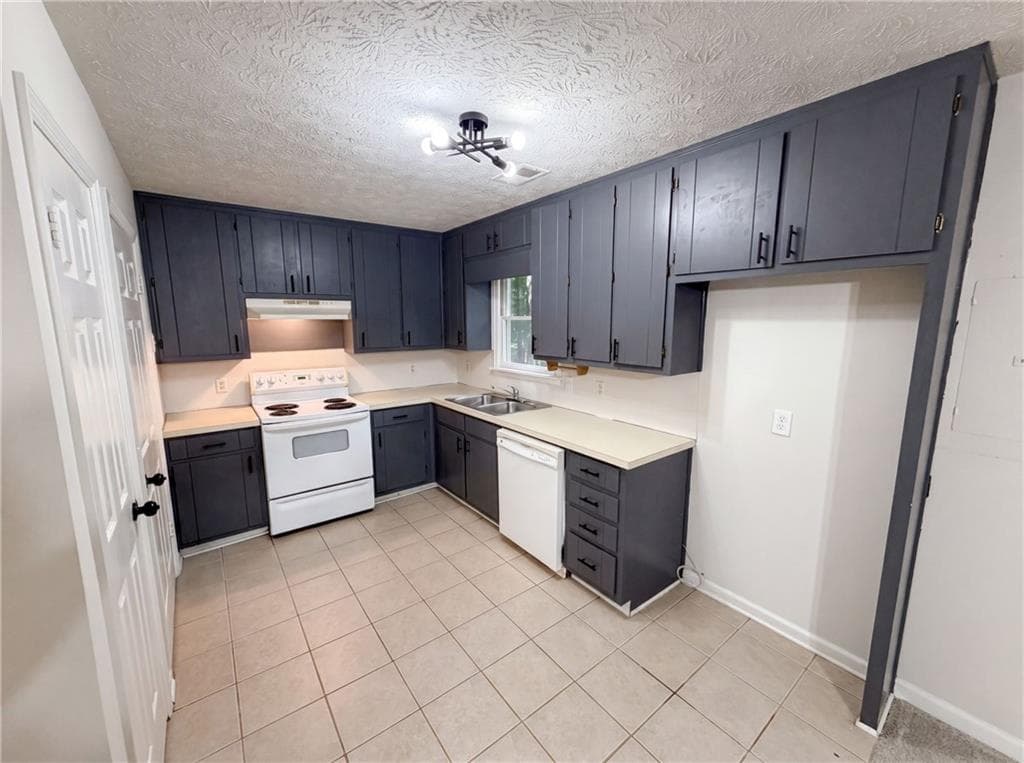 2 bedroom, 2 bathroom, 928 sq ft single family residence for sale at 9315 Dogwood Place, Gainesville, GA 30506 — photo 2