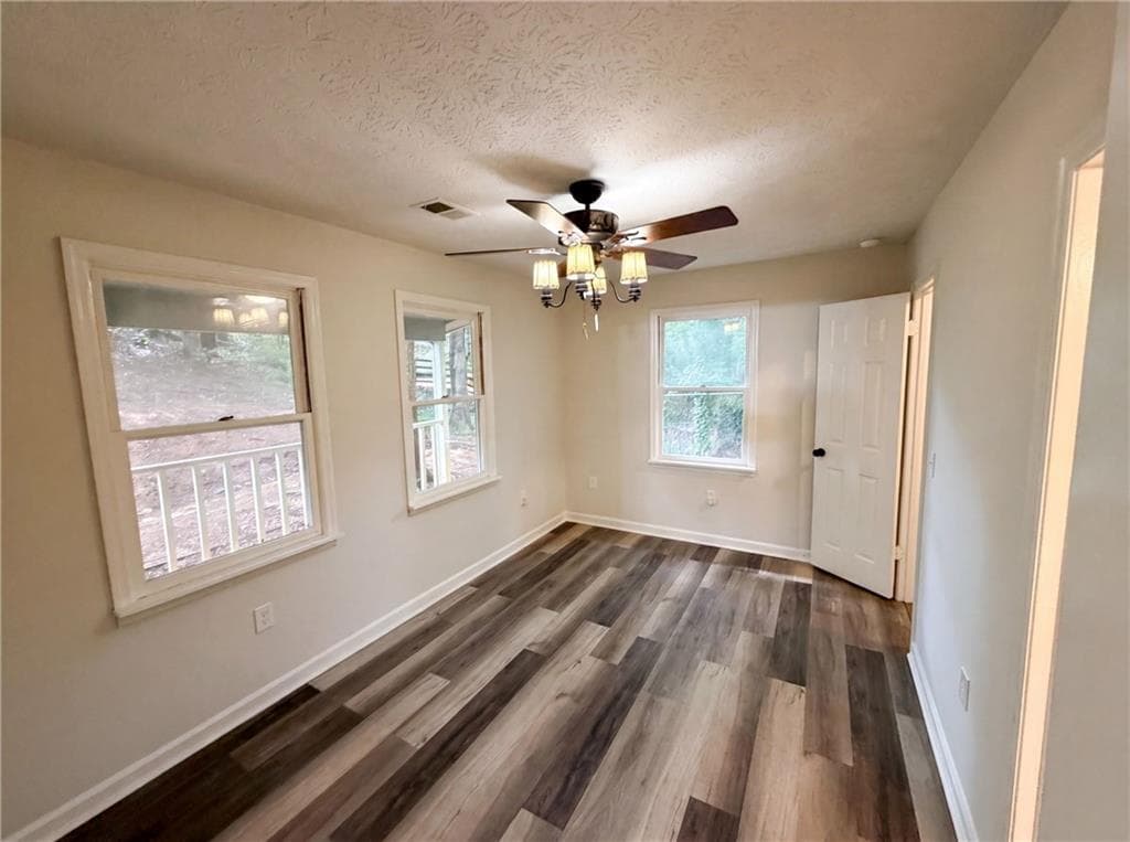 2 bedroom, 2 bathroom, 928 sq ft single family residence for sale at 9315 Dogwood Place, Gainesville, GA 30506 — photo 8