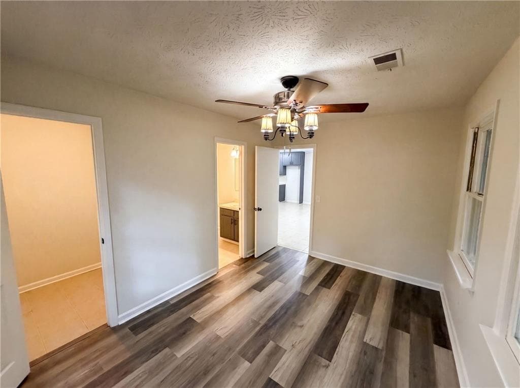 2 bedroom, 2 bathroom, 928 sq ft single family residence for sale at 9315 Dogwood Place, Gainesville, GA 30506 — photo 9