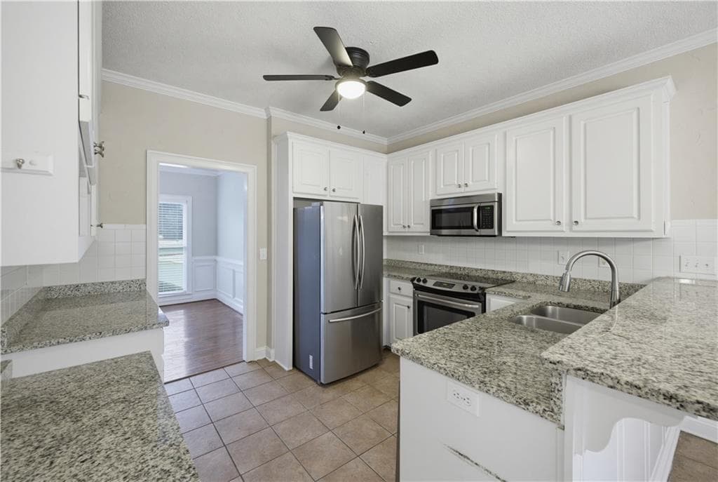 4 bedroom, 3 bathroom, 2,609 sq ft single family residence under contract at 1206 Dover Place, Conyers, GA 30013 — photo 10