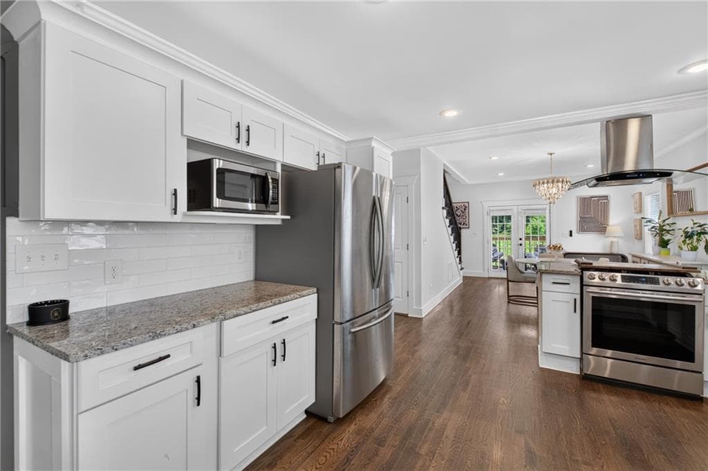 4 bedroom, 3 bathroom, 2,134 sq ft single family residence for sale at 8 S Eugenia Place, Atlanta, GA 30318 — photo 4