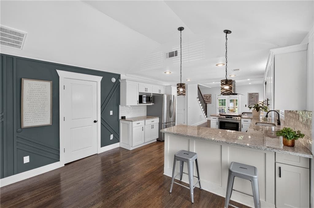 4 bedroom, 3 bathroom, 2,134 sq ft single family residence for sale at 8 S Eugenia Place, Atlanta, GA 30318 — photo 9