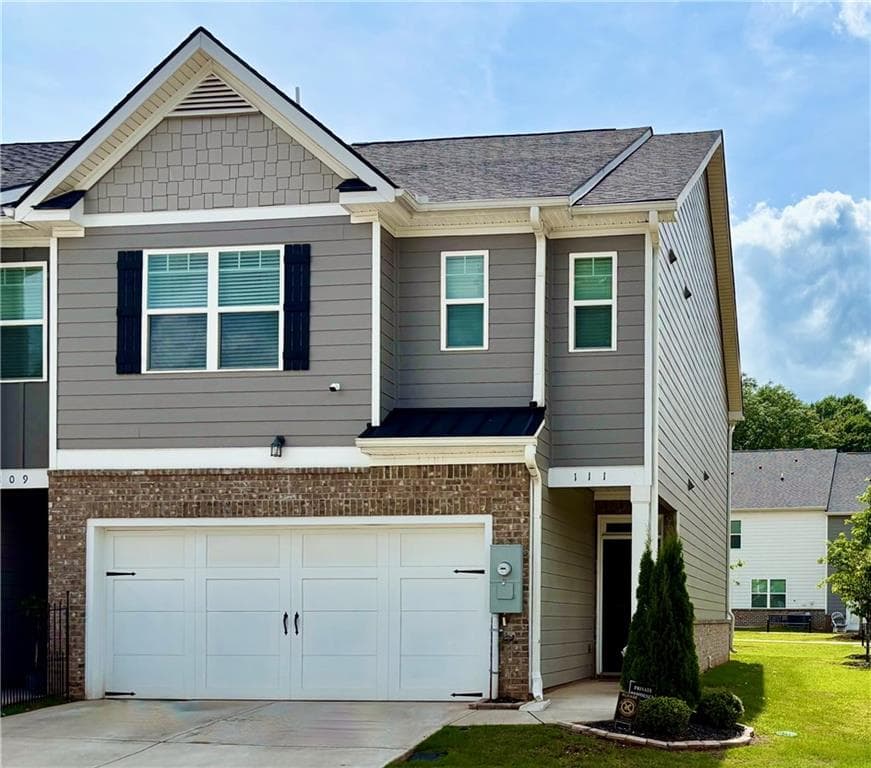 3 bedroom, 3 bathroom, 1,880 sq ft townhouse for sale at 111 Hampton Circle, Mcdonough, GA 30253 — photo 1 of 38