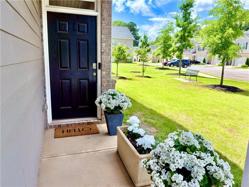 3 bedroom, 3 bathroom, 1,880 sq ft townhouse for sale at 111 Hampton Circle, Mcdonough, GA 30253 — photo 3