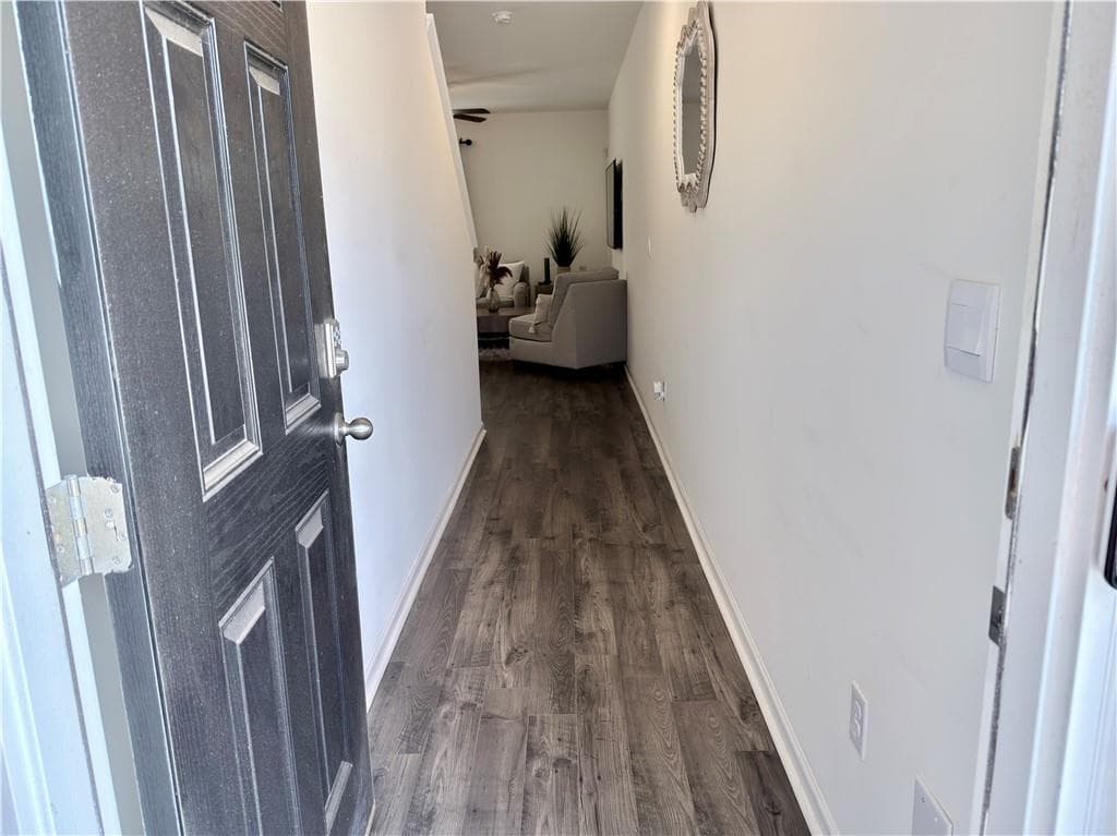 3 bedroom, 3 bathroom, 1,880 sq ft townhouse for sale at 111 Hampton Circle, Mcdonough, GA 30253 — photo 6