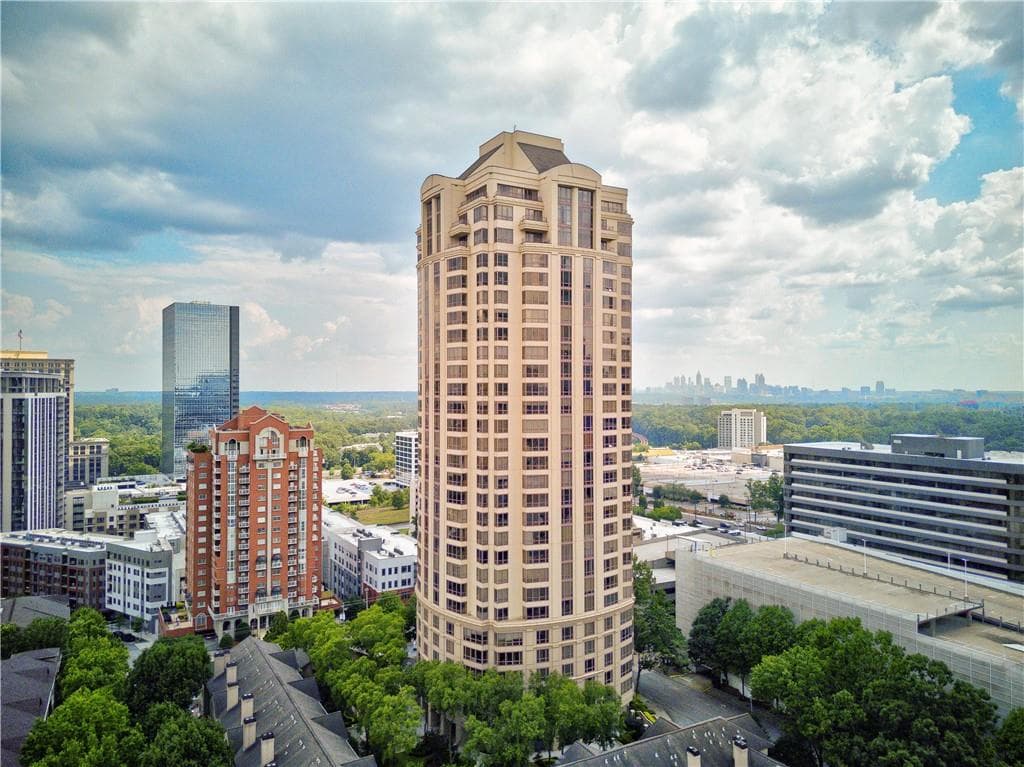 2 bedroom, 2 bathroom, 2,036 sq ft condominium sold at 3475 Oak Valley Road 2150, Atlanta, GA 30326