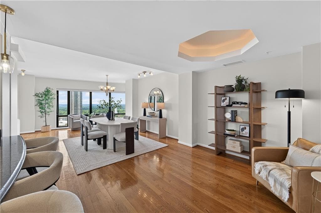 2 bedroom, 2 bathroom, 2,036 sq ft condominium under contract at 3475 Oak Valley Road 2150, Atlanta, GA 30326 — photo 4