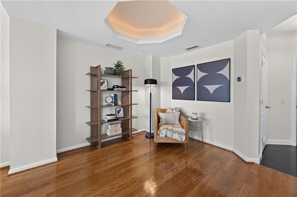 2 bedroom, 2 bathroom, 2,036 sq ft condominium under contract at 3475 Oak Valley Road 2150, Atlanta, GA 30326 — photo 6
