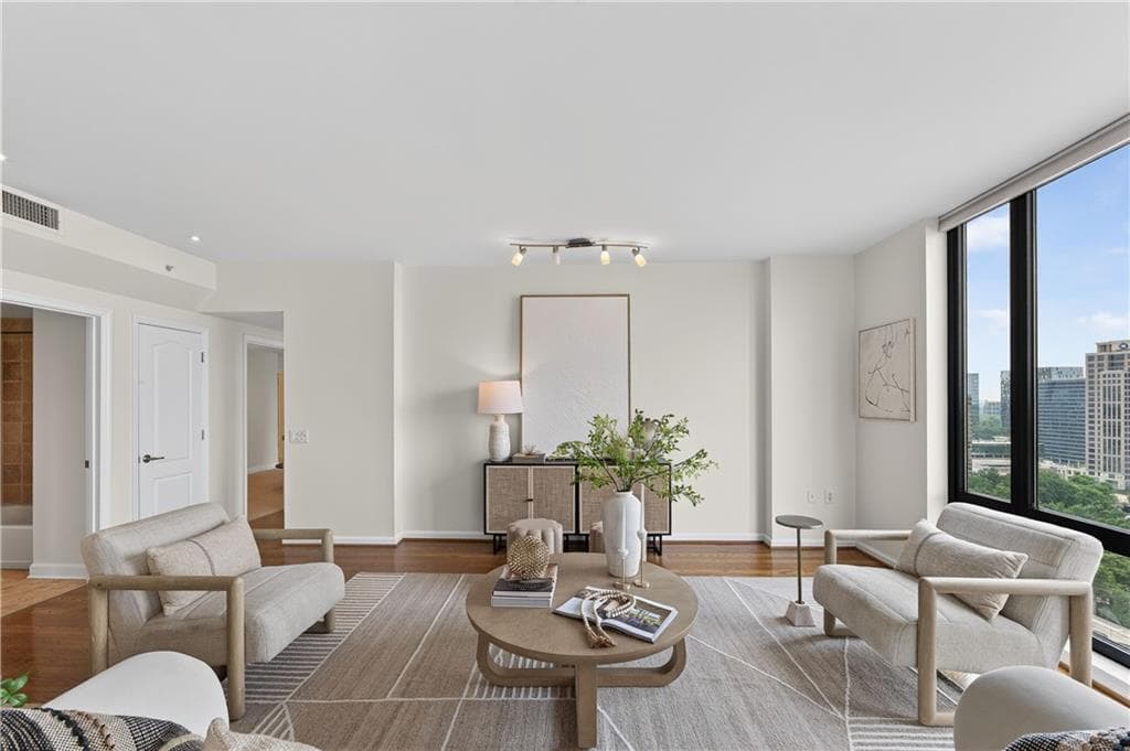 2 bedroom, 2 bathroom, 2,036 sq ft condominium under contract at 3475 Oak Valley Road 2150, Atlanta, GA 30326 — photo 10